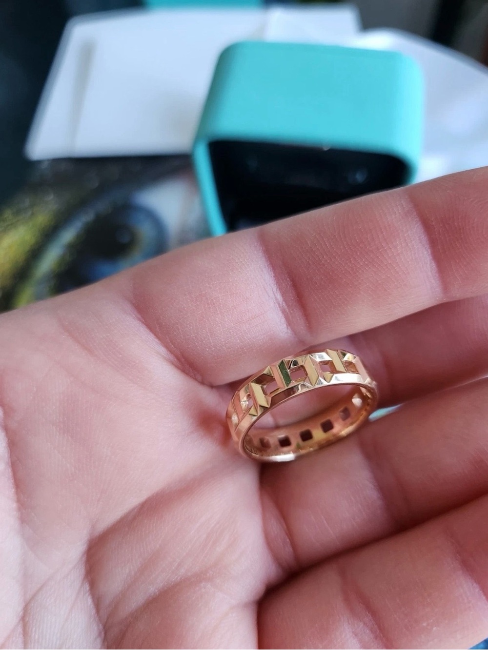 Tiffany & Co. Tiffany T True Wide Ring in 18k Rose Gold - Size 12 - Picture 4 of 8